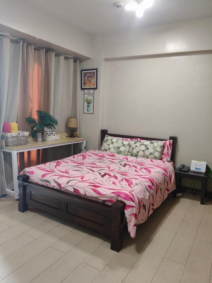 LDN Secret Crib 2F - Two Palm Tree Newport City - B&B Manila