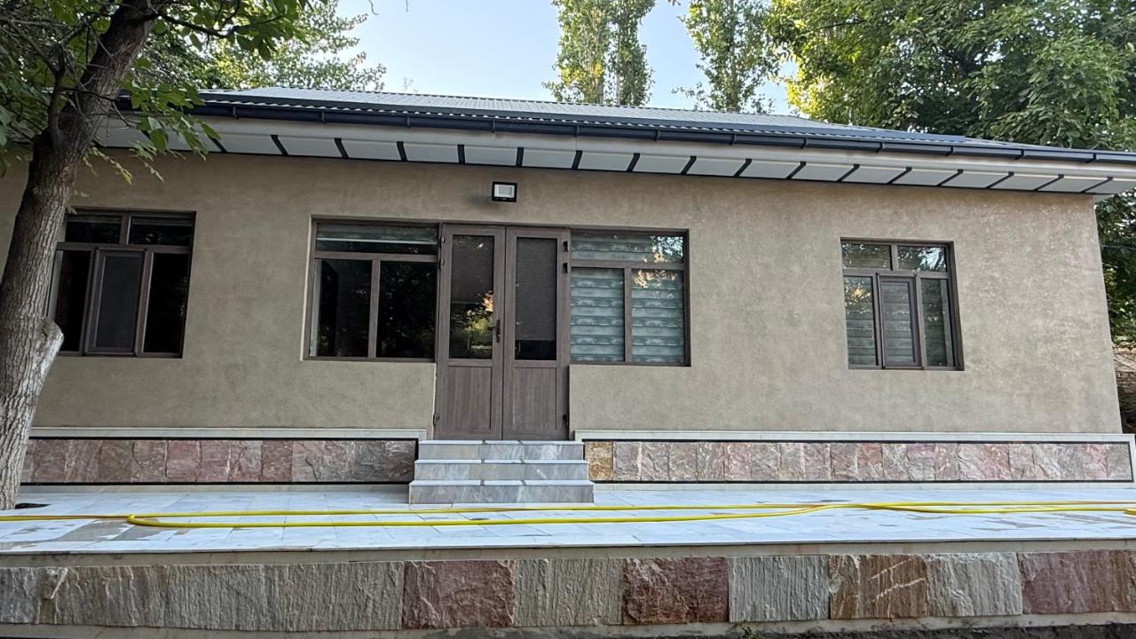 Nurata Ecotourism Guesthouse - Ferienwohnung Uxum