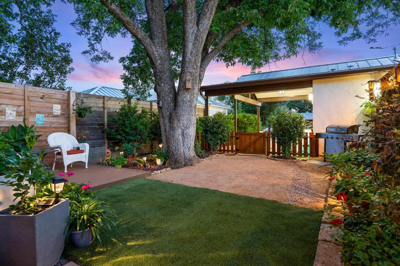 Secret Garden Cottage - B&B Fredericksburg