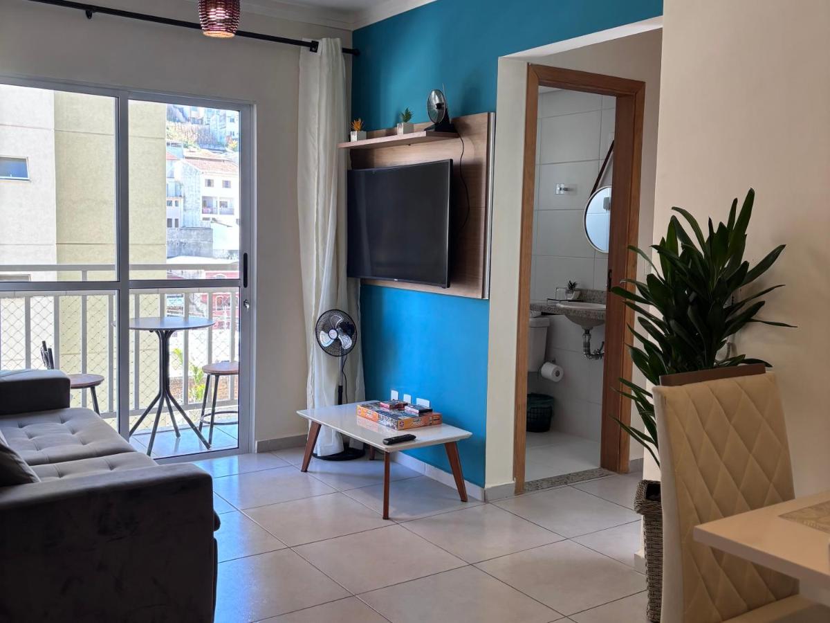 Apt CeNtRaL com Varanda e Garagem - Ferienwohnung Poços de Caldas