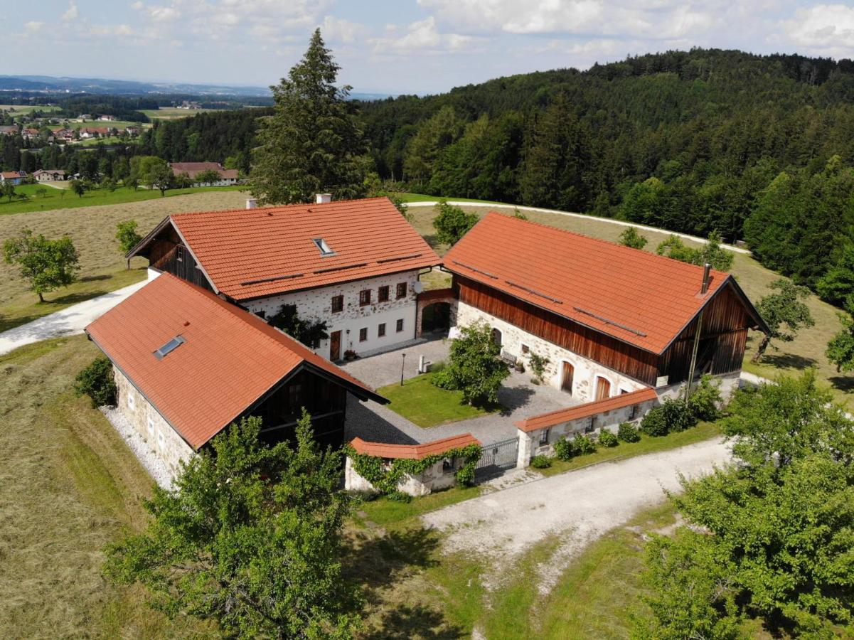 Ferienwohnung nähe Attersee - Traunsee LEHNER IM WALD charmantes Bauernhaus in Alleinlage - Ferienwohnung Rutzenmoos