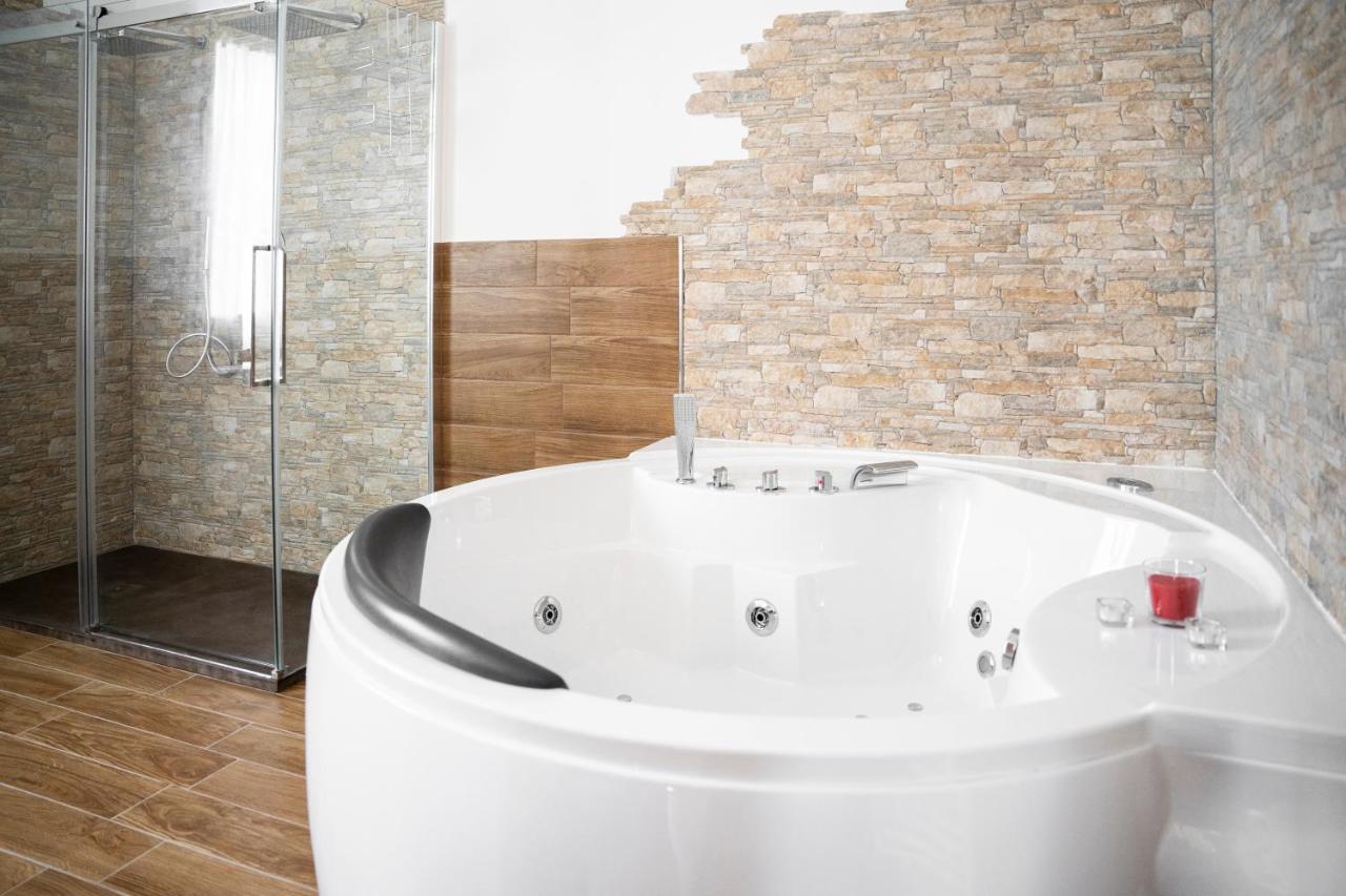 Double Room with Spa Bath