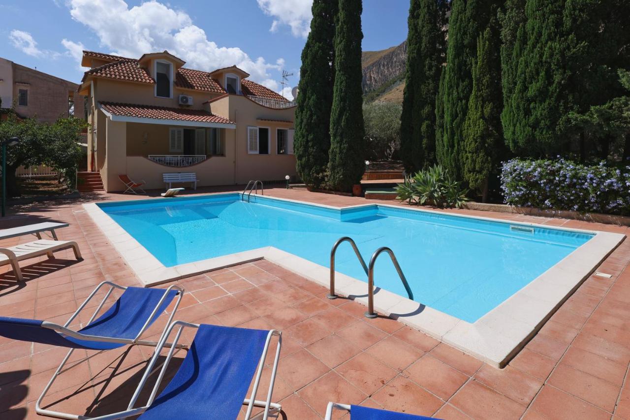VFH Villa Cala del Cuore con piscina, 50 m dal mare - B&B Santa Flavia