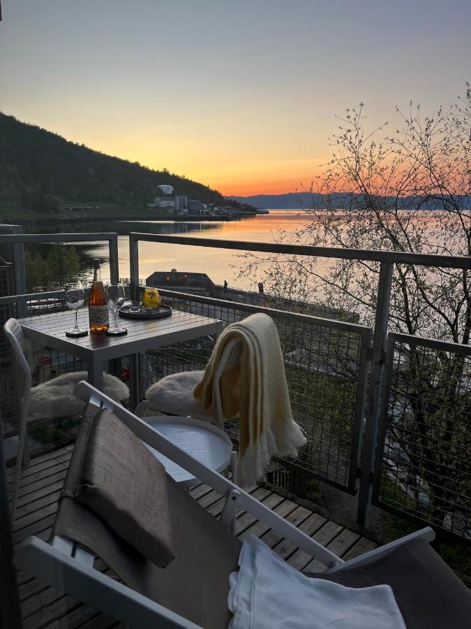 Exclusive flat with amazing view over the fjord - B&B