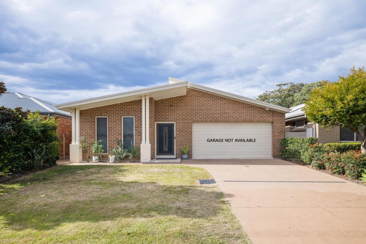 27a Dowling St - ducted air con, ground floor, close to the waterfront - B&B Nelson Bay