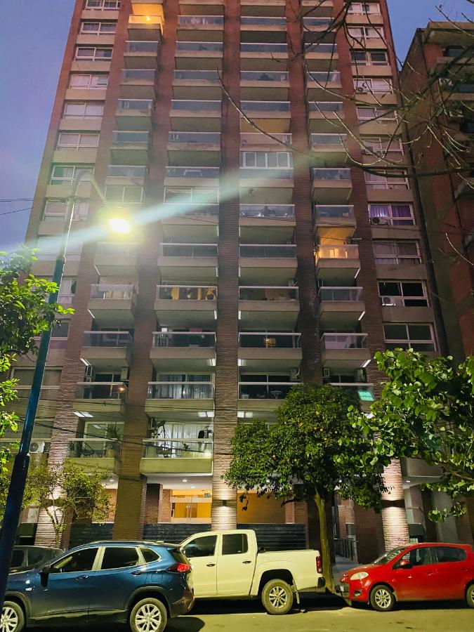 Moderno departamento céntrico, con piscina-Barrio Norte - B&B