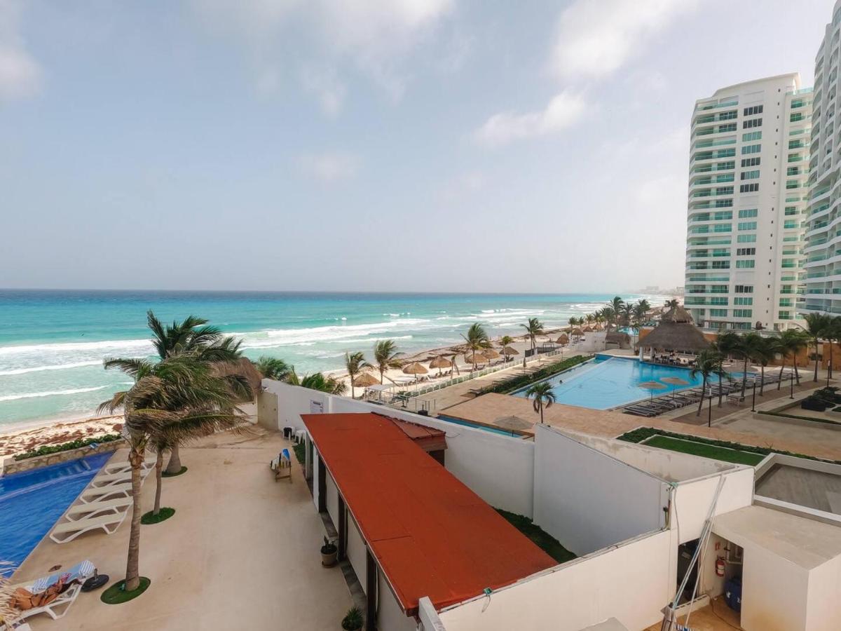 Ocean Front View - B&B Cancún