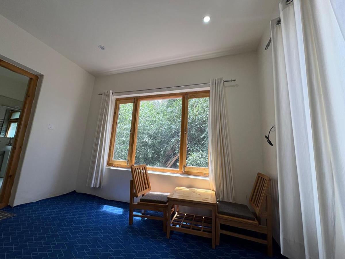 Chambre Double avec Balcon (2 Adultes + 1 Enfant)