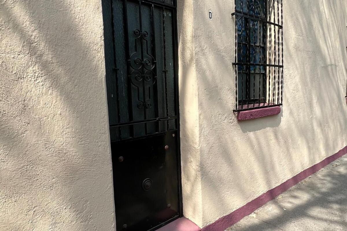 Modest apartment, small, but well located - B&B Mexico City