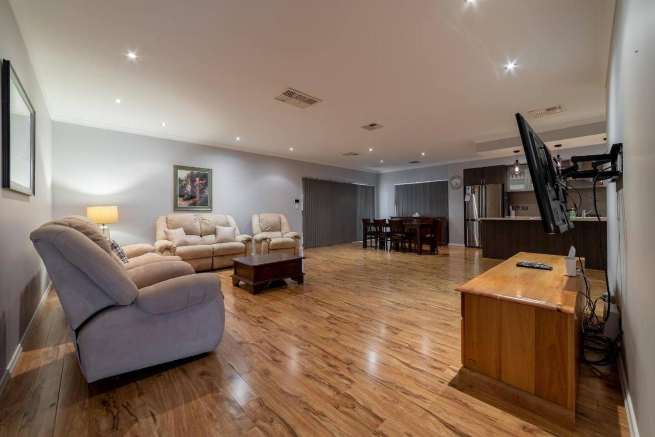 13 Home Close To Swan Valley In Brabham - B&B