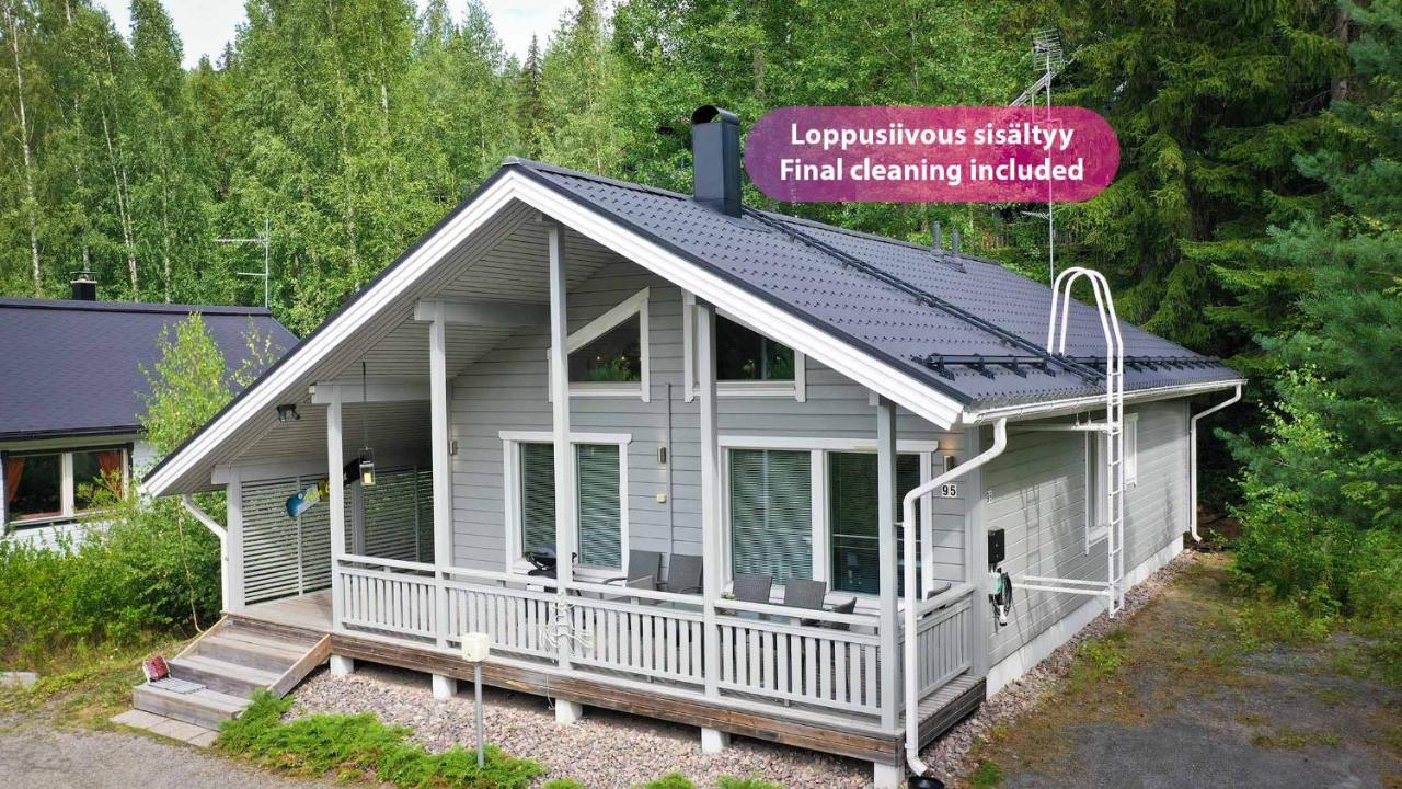 Villa Chalet - 10 hlö, Himos Länsihuippu - Bed and Breakfast Jämsä