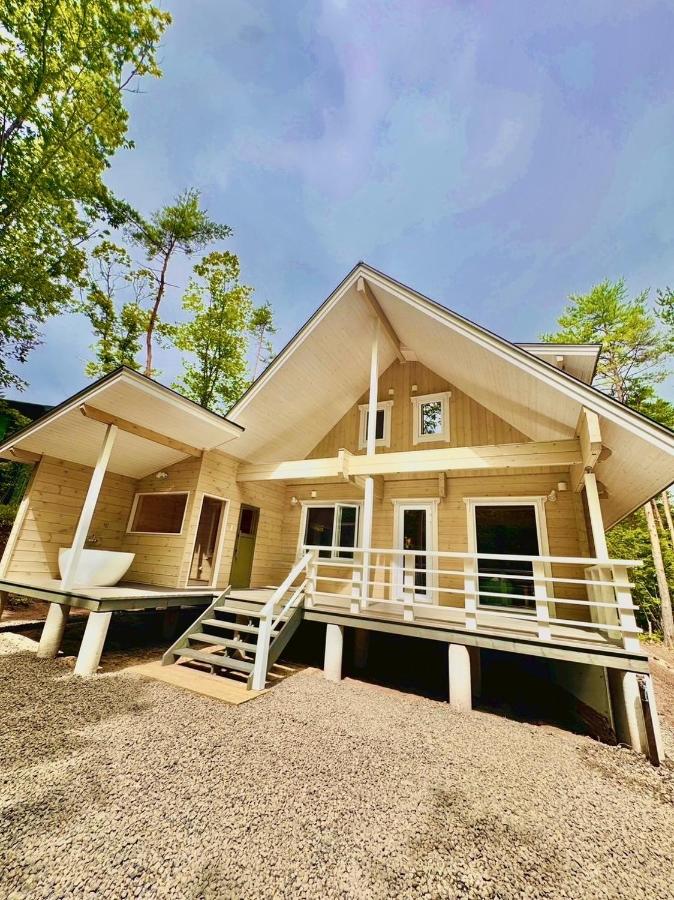 Second House kukka - B&B