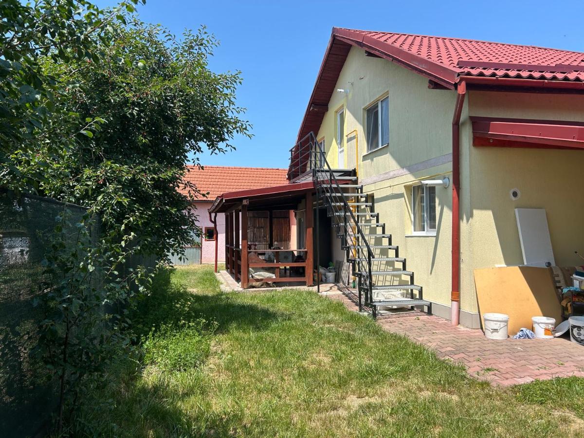 La Bogdan - Ferienwohnung Sânnicoară