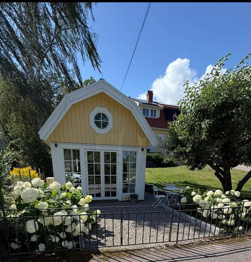 Cozy minivilla near city - Bed and Breakfast Stockholm