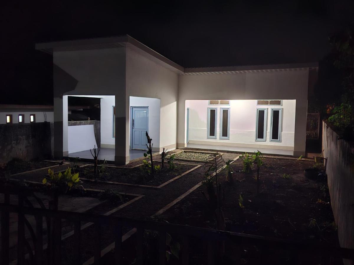De PO'ONG - Ferienwohnung Ruteng