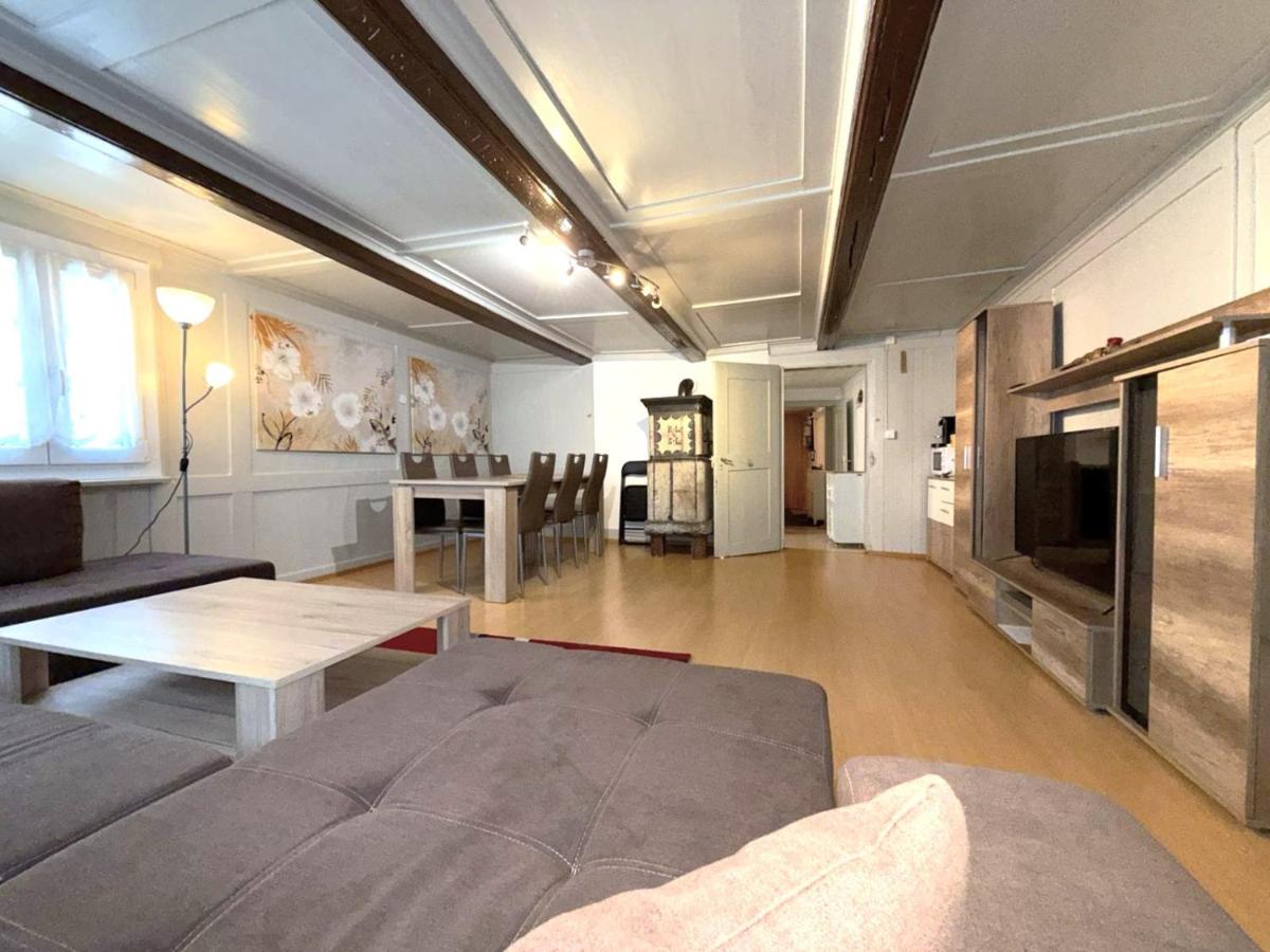 Chalet-Etage Mitten im Dorf - B&B Leukerbad