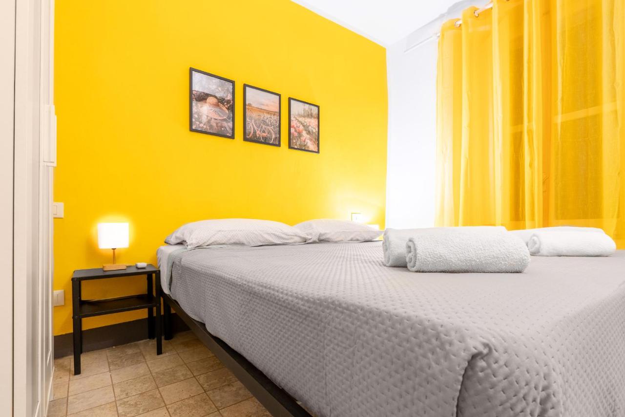 Rosa Homes THE YELLOW - Genoa Center, near the Metro, Aquarium - Ferienwohnung Genua