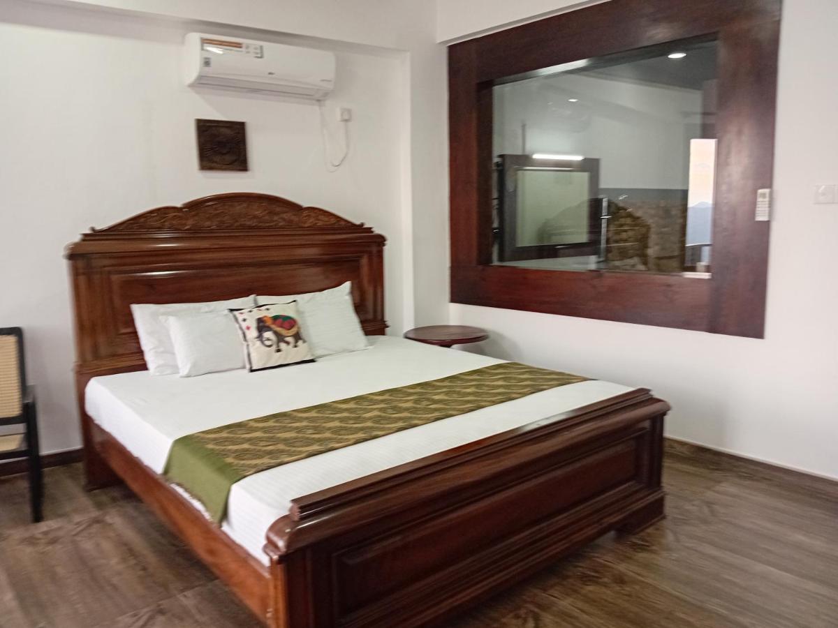 Dreibettzimmer mit Balkon