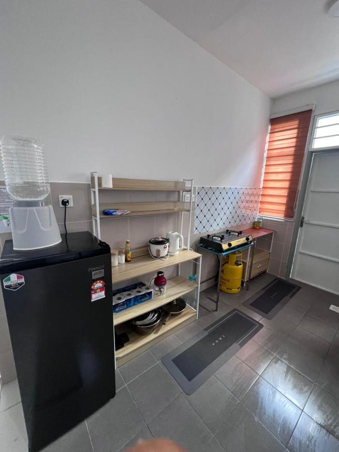 Qmal Homestay - B&B Kampung Jelatang