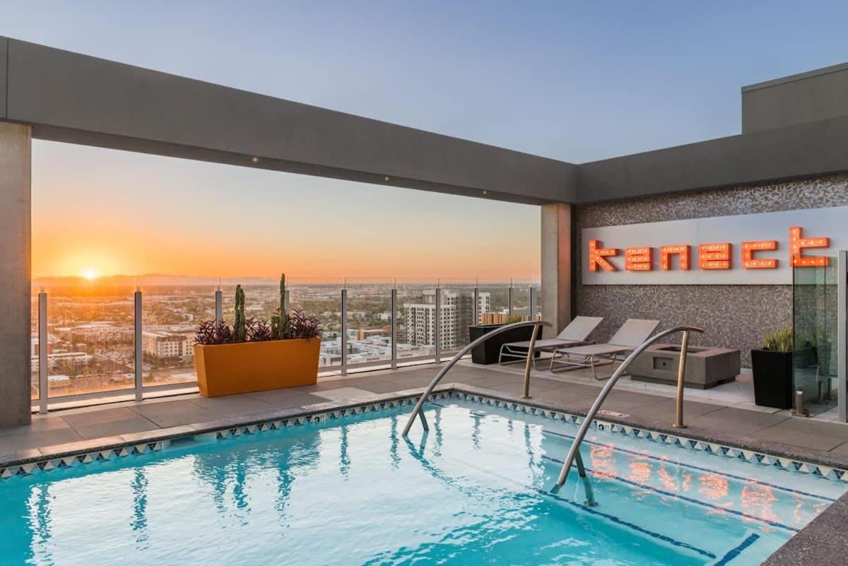 Boulevard Stays Downtown Highrise STU Sky Pool Parking Gym 01 - Bed and Breakfast Phoenix