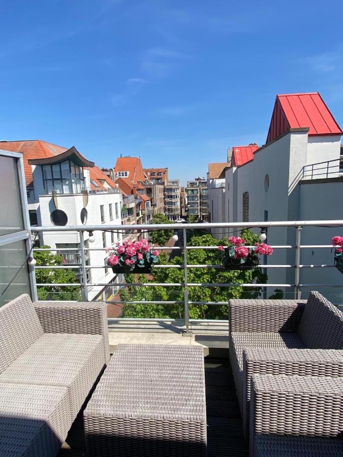 Duplex lumineux avec balcon & terrasse ensoleillée by La Conciegerie - B&B Knokke-Heist