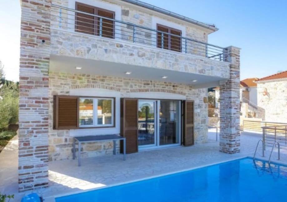 Steinhaus Mediterra mit Pool & Meerblick - Lukoran, Insel Ugljan bei Zadar - B&B Lukoran