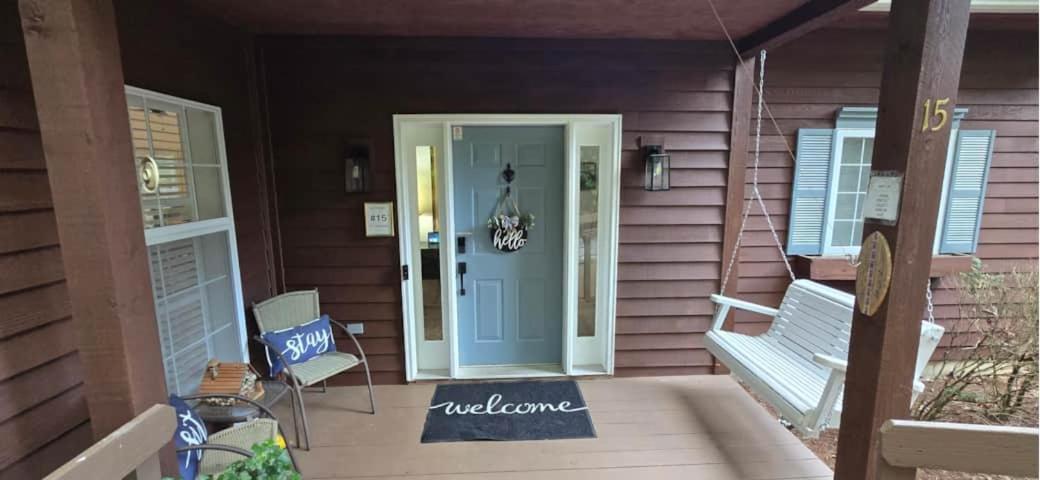 Sapphire Valley Cabin - Many Resort Amenities - Bed and Breakfast Sapphire