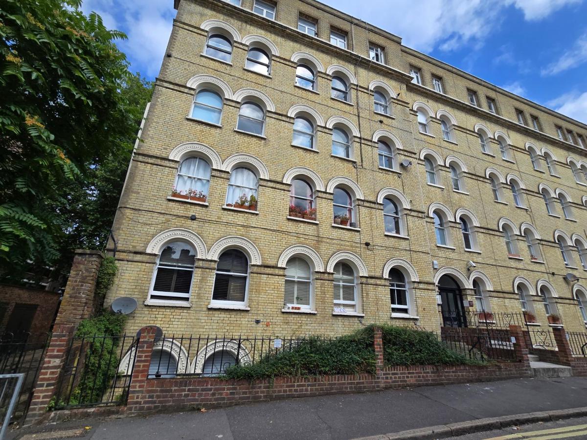2 Bed Flat - Walking Distance to Borough Market - B&B London