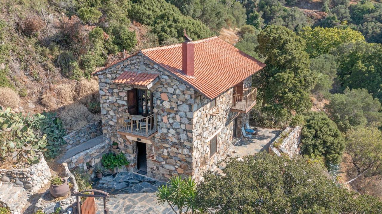 Two-Bedroom House Armonia