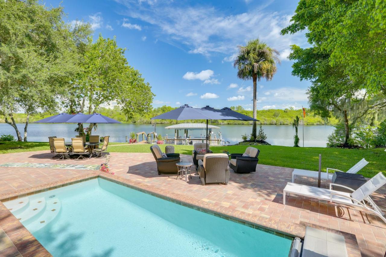 Riverfront Florida Studio with Pool and Hot Tub Access - B&B