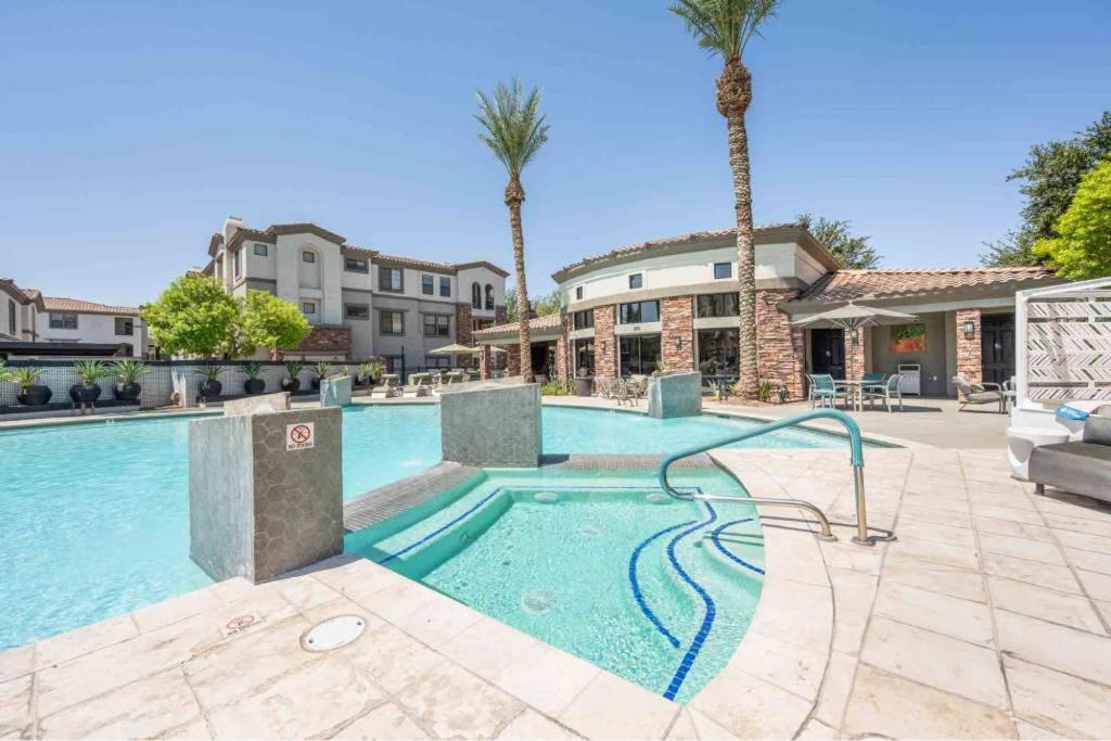 Boulevard Stays Luxe 2BR by the Stadium Pool Parking Gym 10 - Bed and Breakfast Glendale