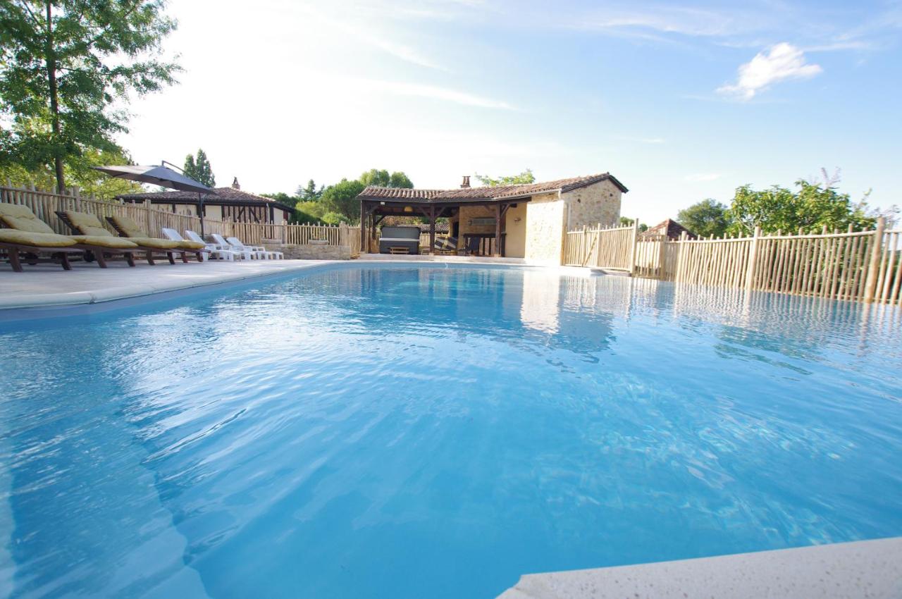 Les gîtes du Hameau du Jardin Fleuri - B&B