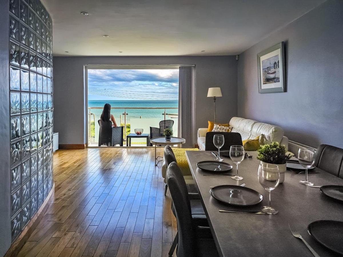 Beachside - Stunning sea view townhouse across the road from the beach - B&B