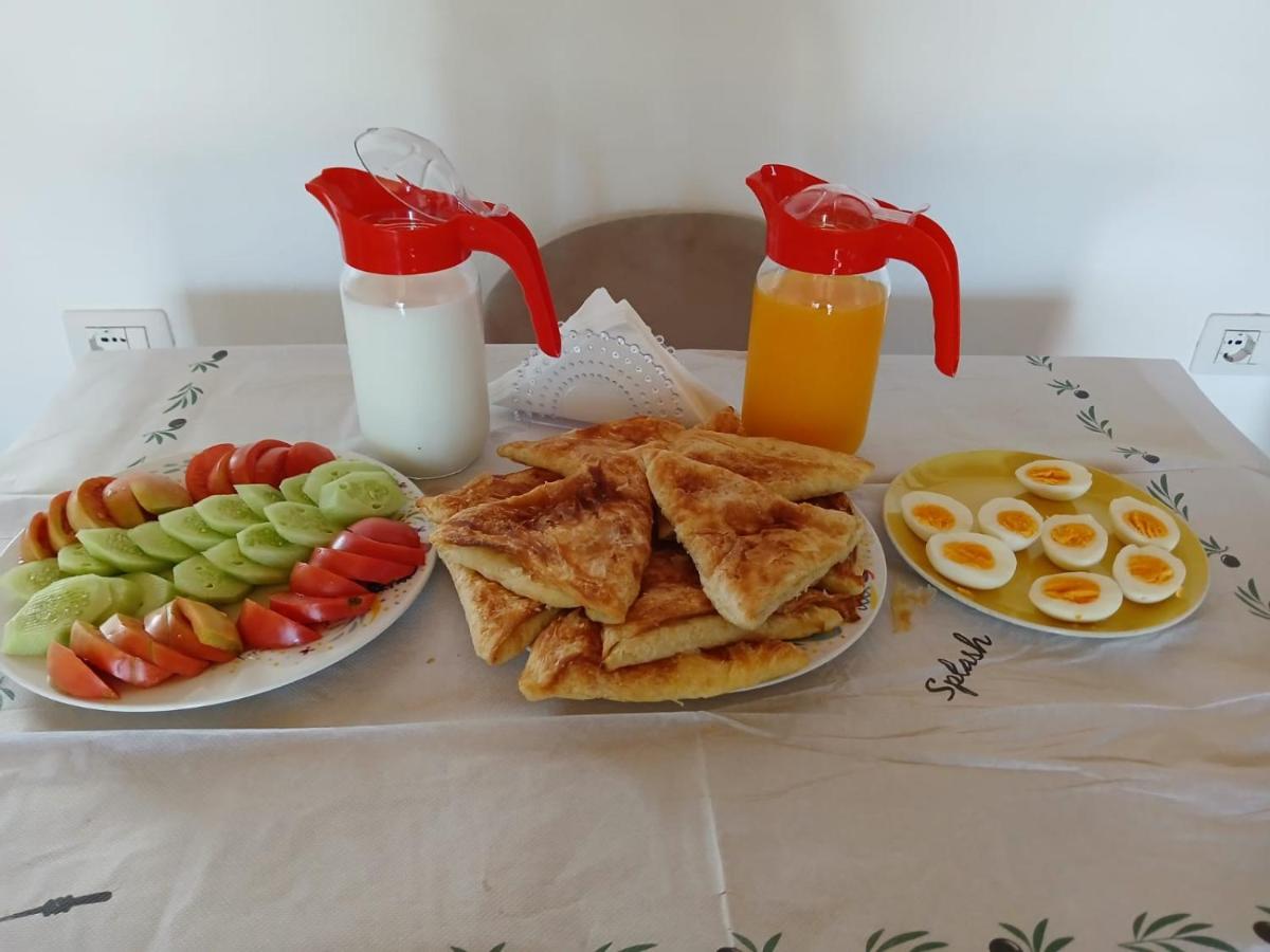 Sunny Guest House - B&B