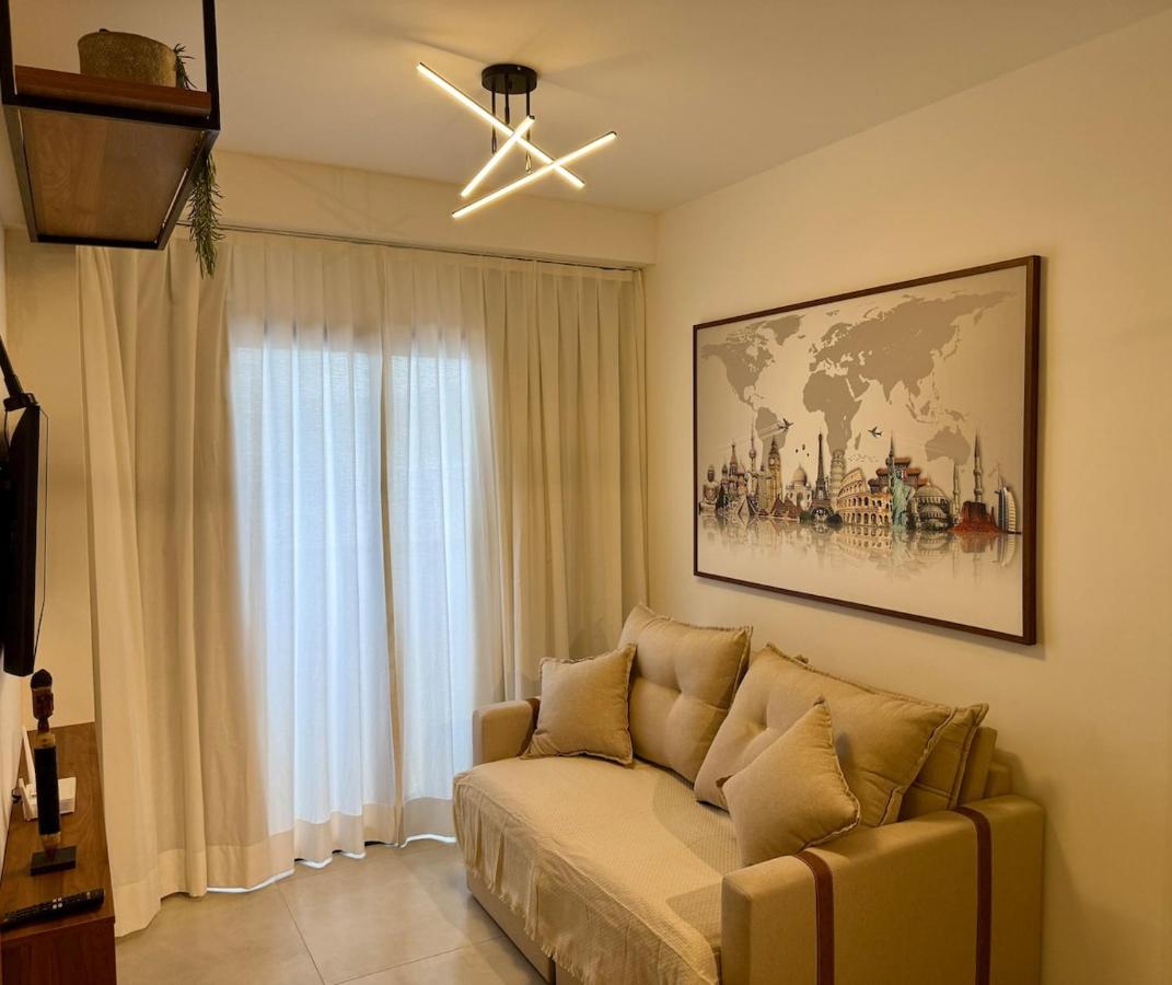 Downtown 2 Suites Piscina, ar, academia, cowork e vaga - B&B Juiz de Fora