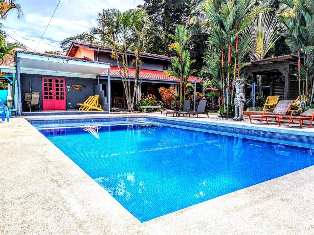 Tropical Cabina Pool & AC Cozy Bright Refreshing - B&B Herradura