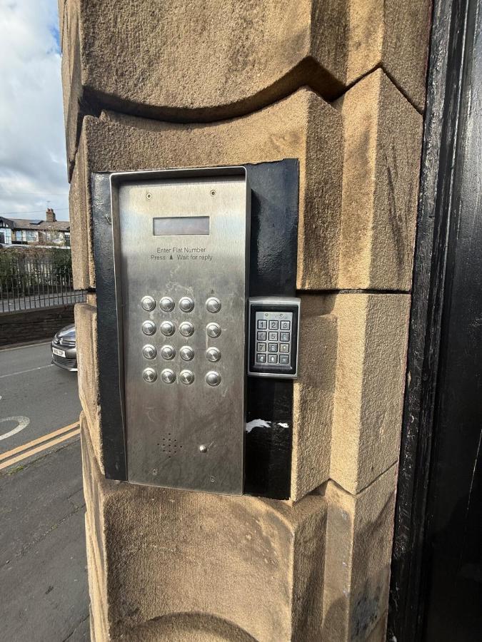 Double Bed Apartment Bradford City Center - B&B Bradford