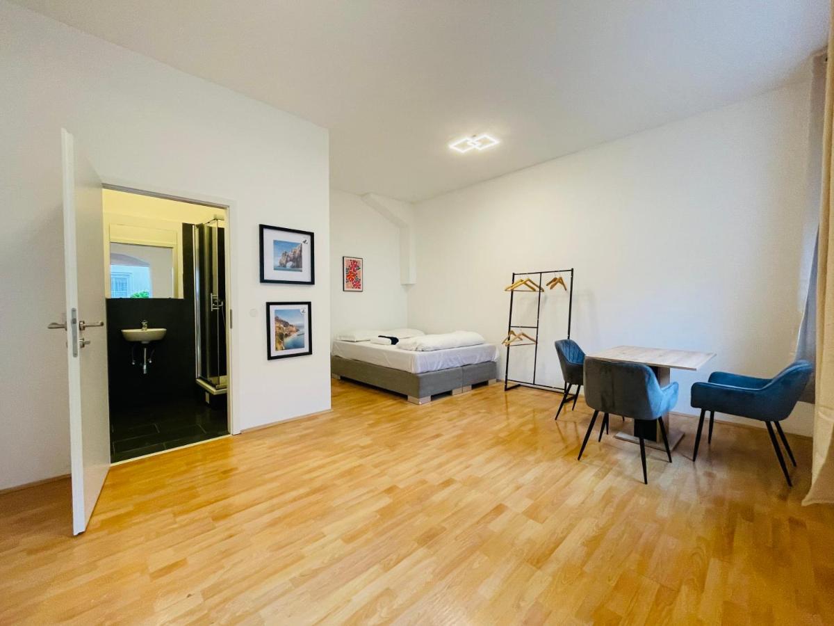 E&C Pension Rooms - B&B