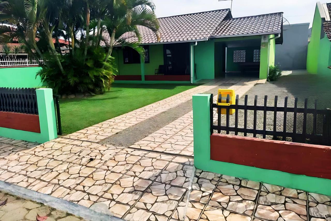 Casa Ampla Proxima ao Beto Carrero World - B&B