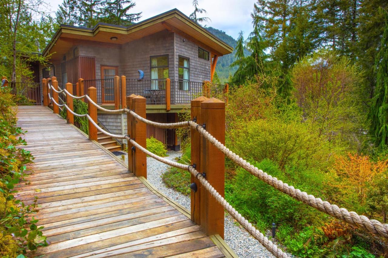 Moon Dance Perch - B&B Madeira Park