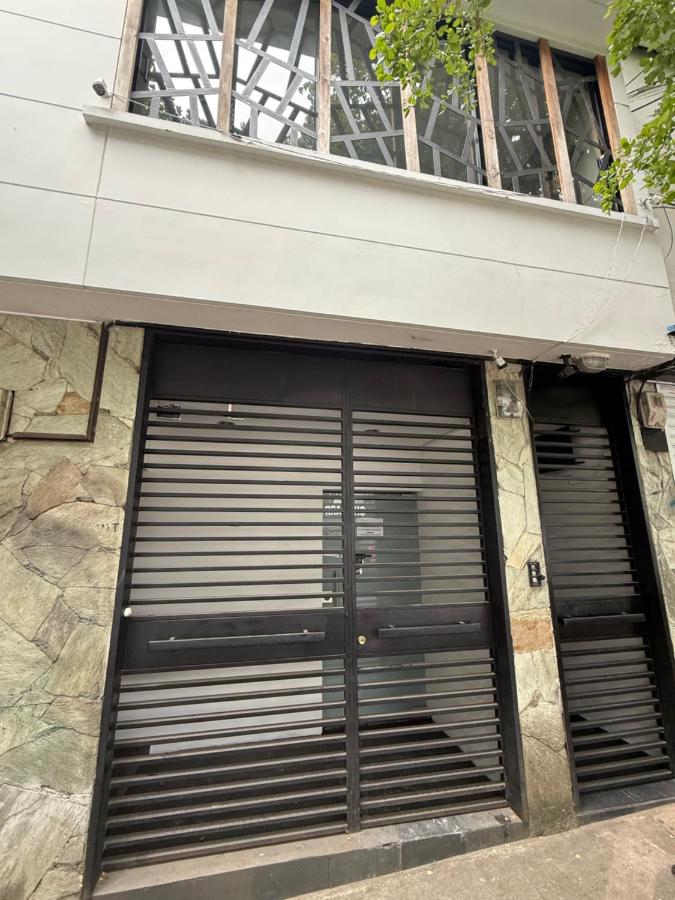 6 bedroom and Jacuzzi 1 block from LLeras P6 - Chambres d’hôtes Medellín