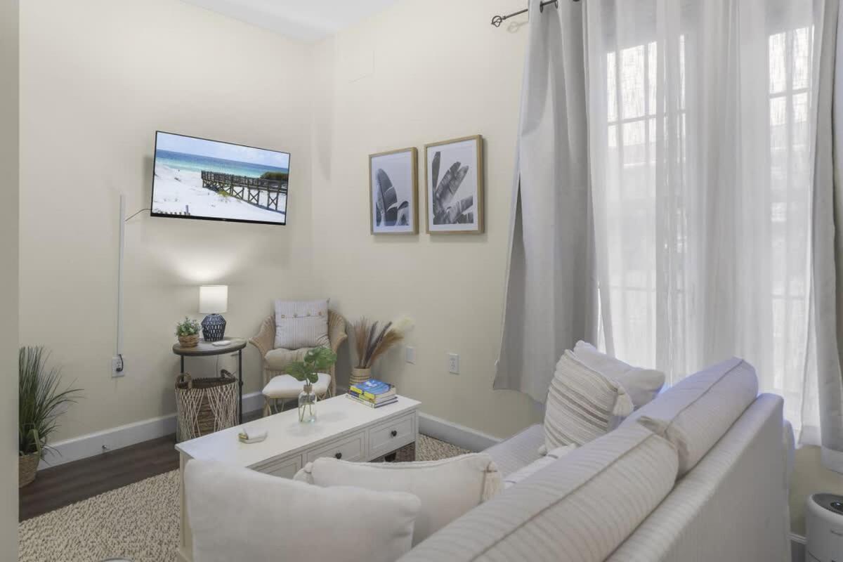 The Rosemary Pearl - Pool & Free Beach Shuttle - Bed and Breakfast Seacrest