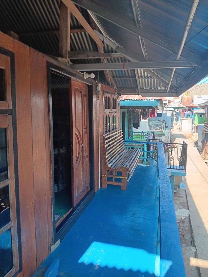 Bajo Komodo Homestay - B&B