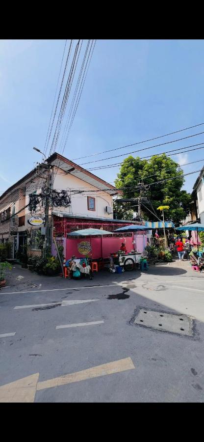 Ricos Honey Place Guesthouse XGermanX - Bed and Breakfast Bangkok