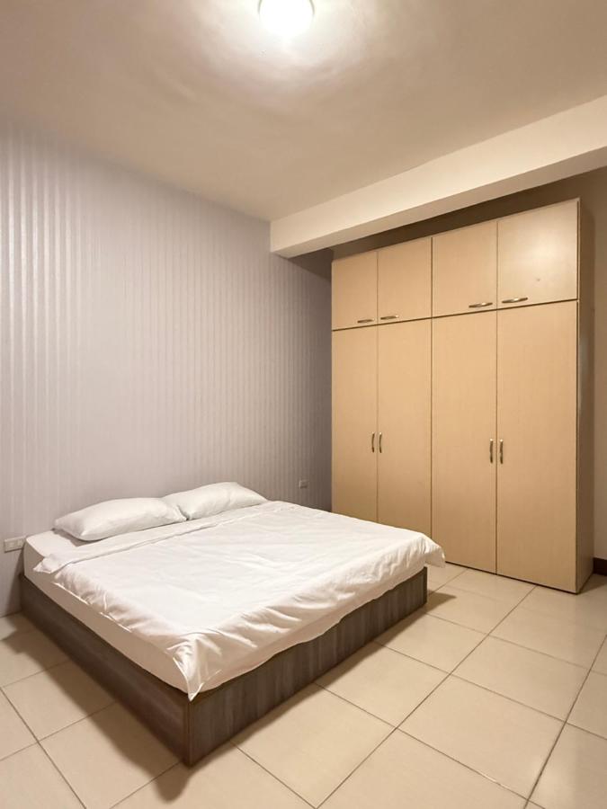 Kamer met Queensize Bed en Balkon
