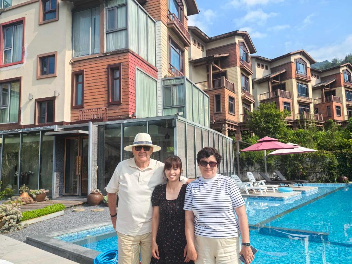 Zhangjiajie Lakescape Hotel-Free airport pick-up - B&B