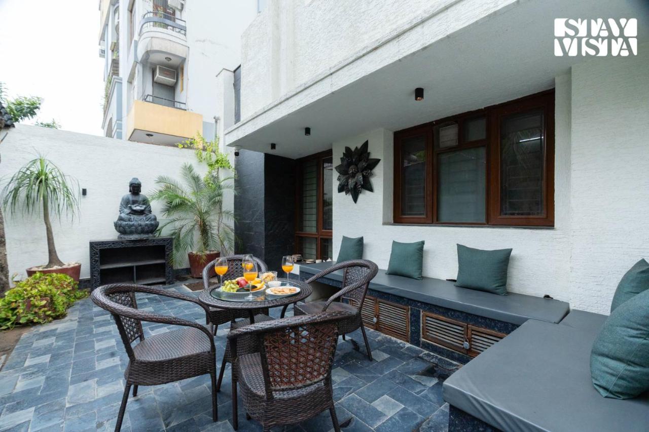 StayVista at House of Palm with Bonfire & Pool - B&B Jaipur