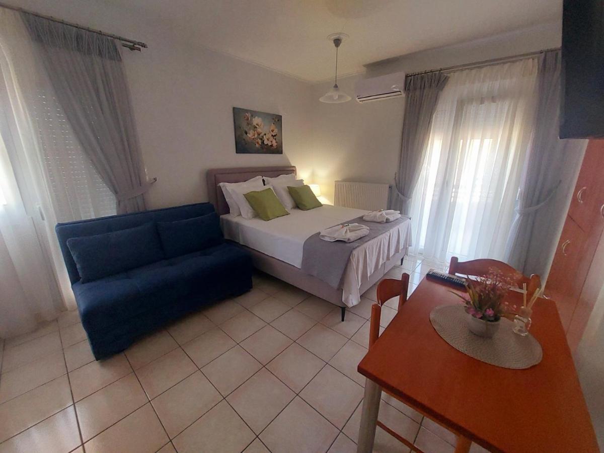 Eleni's Apartments Igoumenitsa - Γκαρσονιέρα 1ου ορόφου επιπλωμένη, εξωπλισμένη - B&B