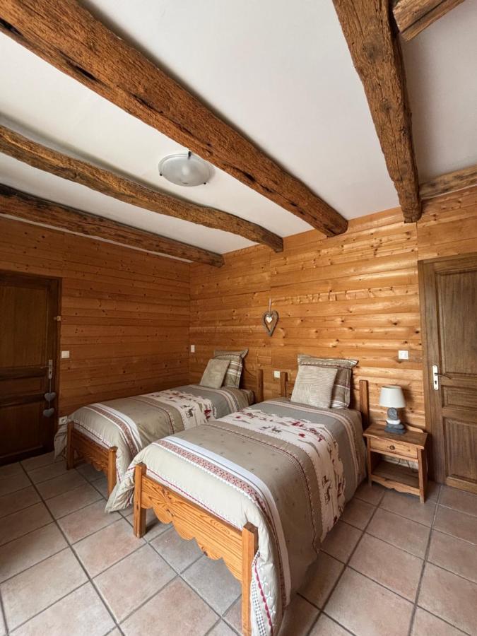 Zweibettzimmer mit eigenem Bad