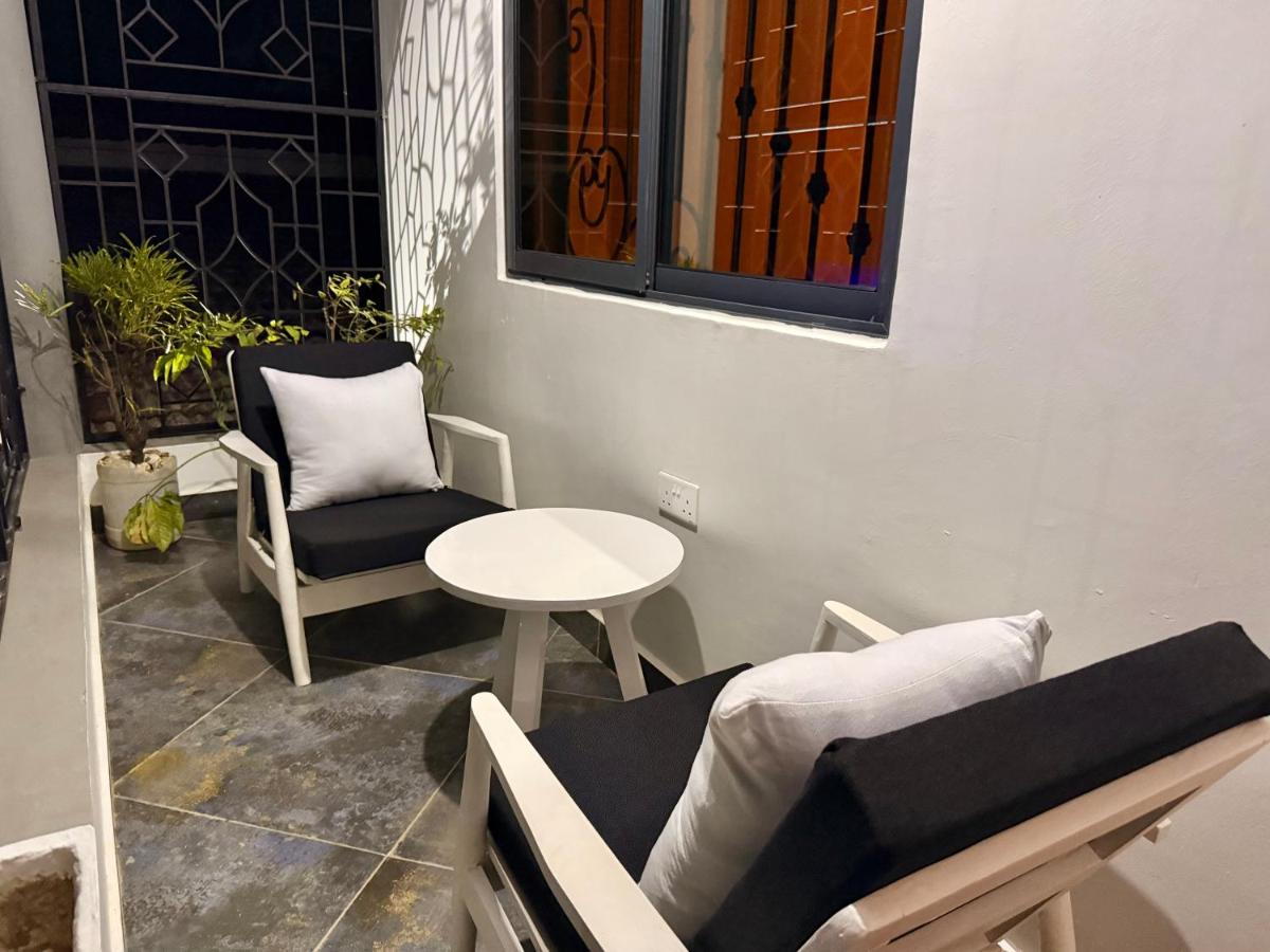 One-Bedroom Apartment with Balcony